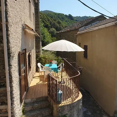 Maison De Village