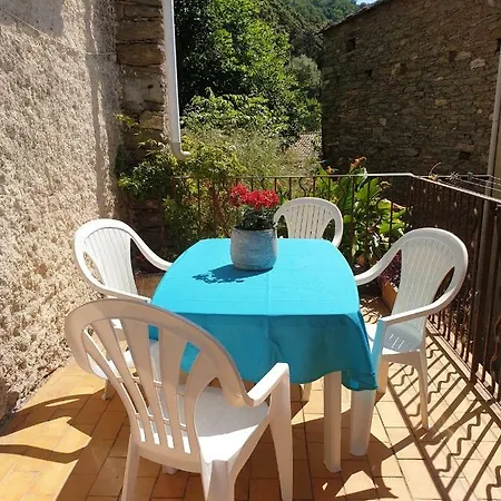 Maison De Village Nyaraló